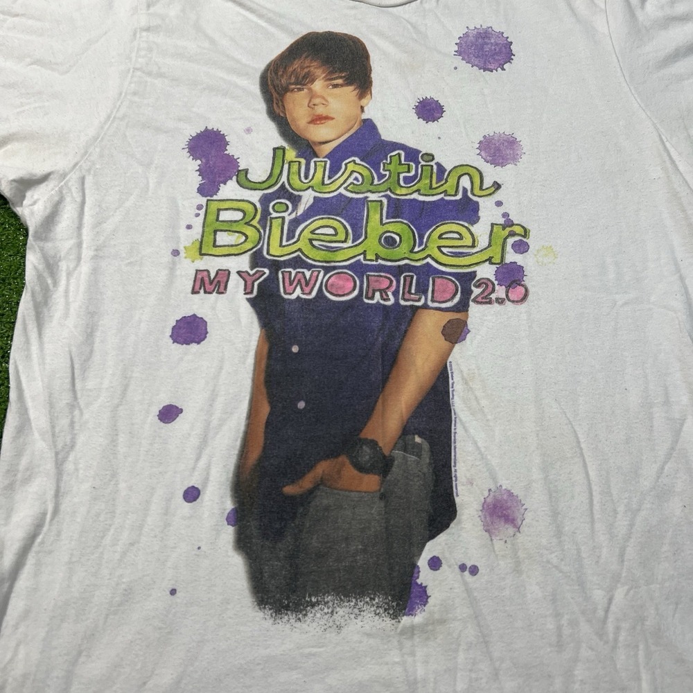 Vintage Justin Bieber My World 2.0 Baby 2010 Album Promo T Shirt Size Medium - Picture 2 of 6